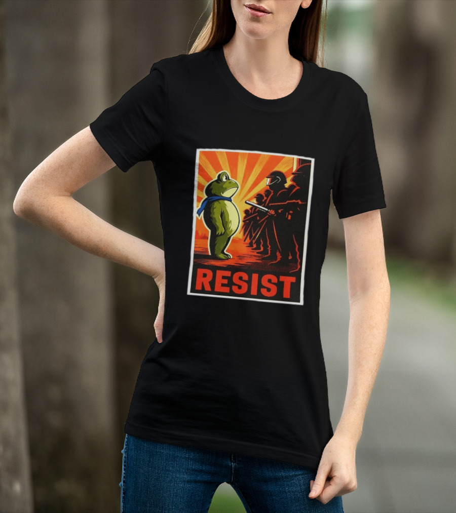 Resist Portland Frog 2025 Anti Fascism Protest Art With Frog And Riot Police T-Shirt