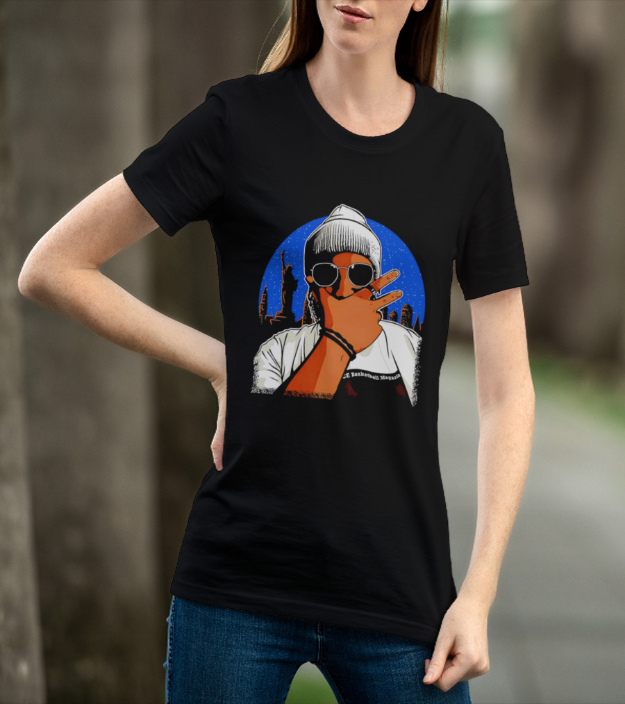 CE Basketball Magazin NYC Skyline Statue Of Liberty Statue Peace Sign T-Shirt