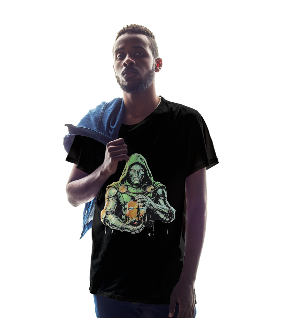 Doctor Doom Marvel Holding Broken Iron Man Mask Iconic Showdown T-Shirt