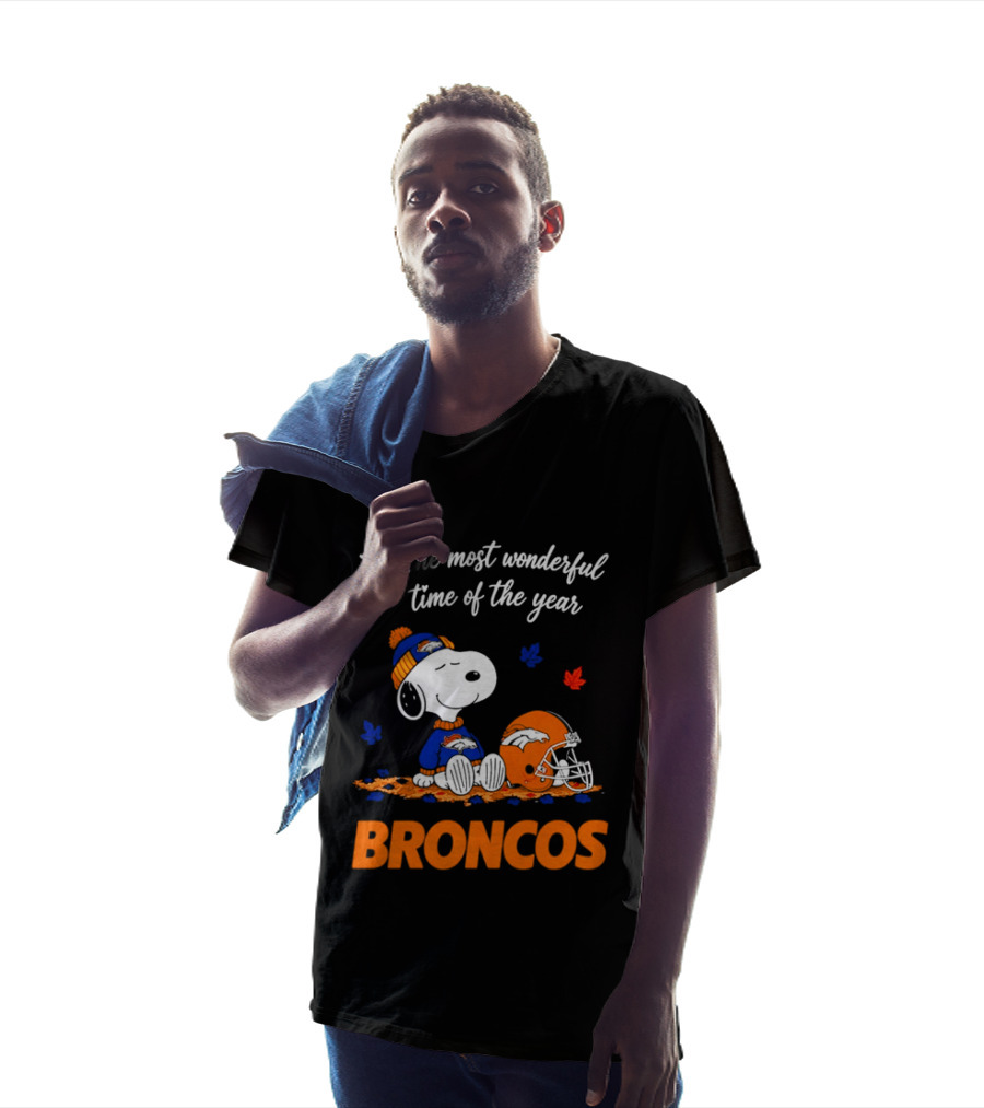 Denver Broncos Snoopy Its The Most Wonderful Time Of Year Autumn Leaves T-Shirt
