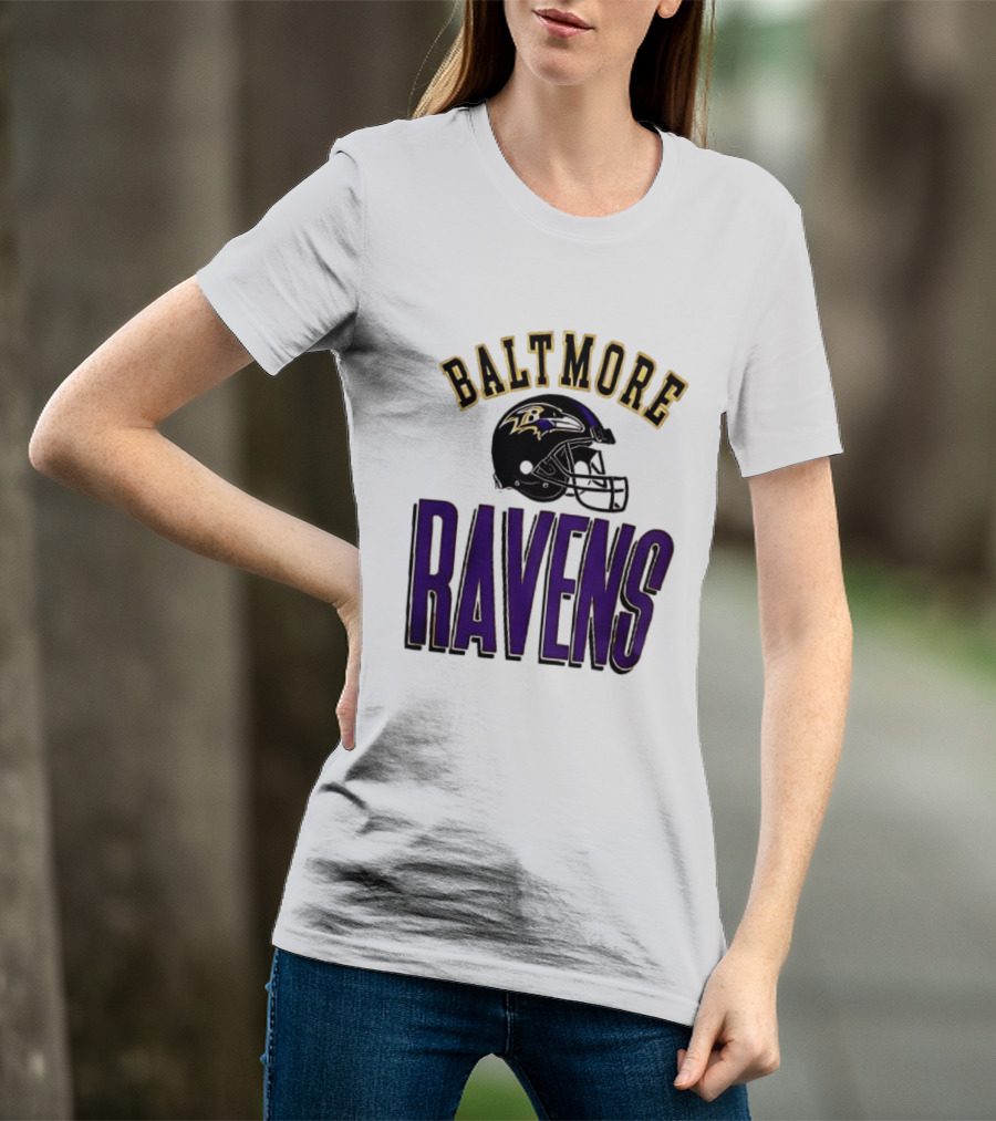 Baltimore Ravens Everyone Es Women's Sports Ravens Helmet T-Shirt