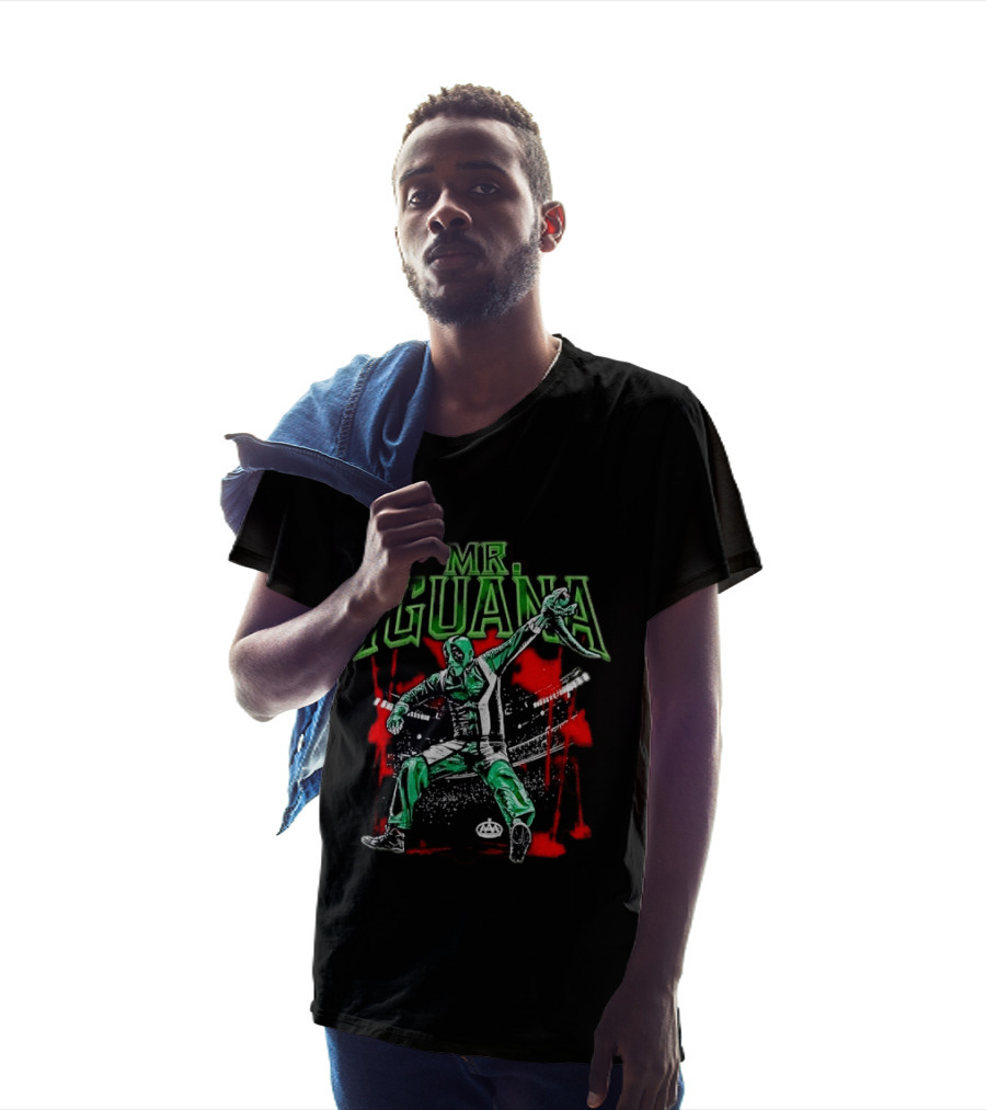 Mr Iguana Masked Wrestler With Lizard Puppet AAA Red Paint Splatter T-Shirt