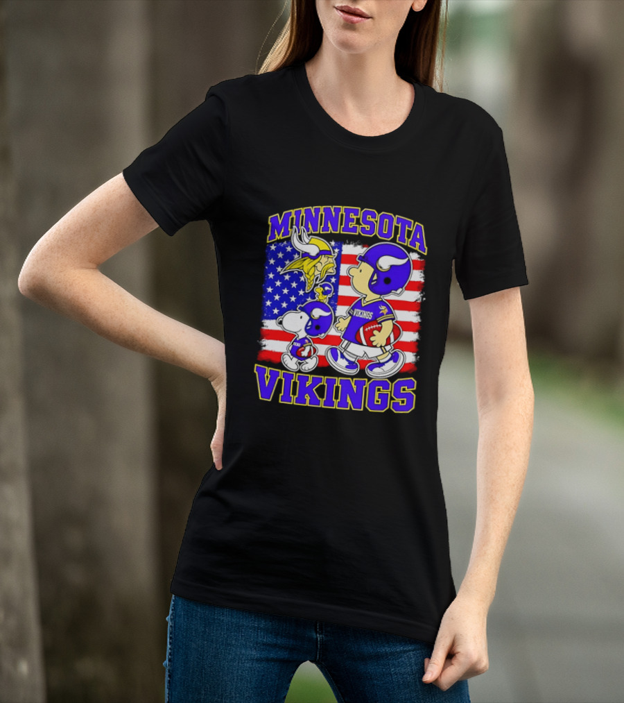 Minnesota Vikings Snoopy Woodstock American Flag Football 2026 T-Shirt