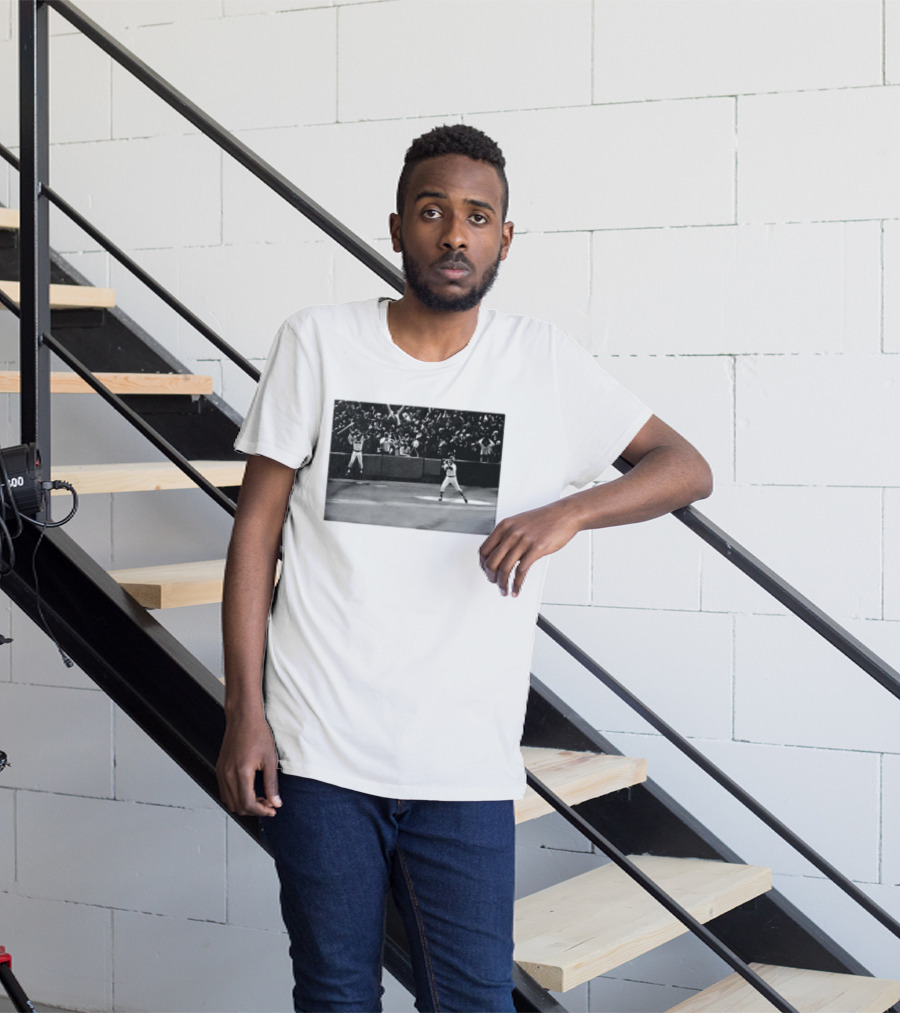 Carlton Fisk No 27 Boston Red Sox Baseball Iconic Home Run Moment T-Shirt