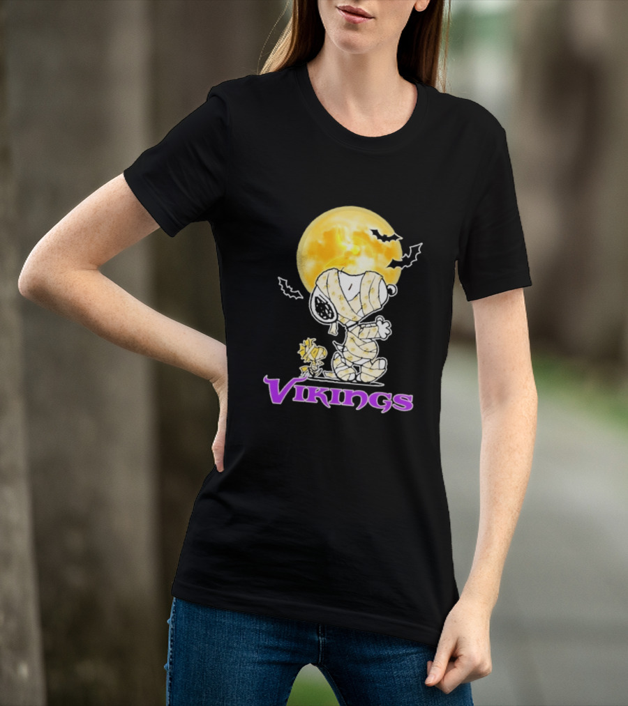 Snoopy Woodstock Vikings Halloween Mummy Moon T-Shirt