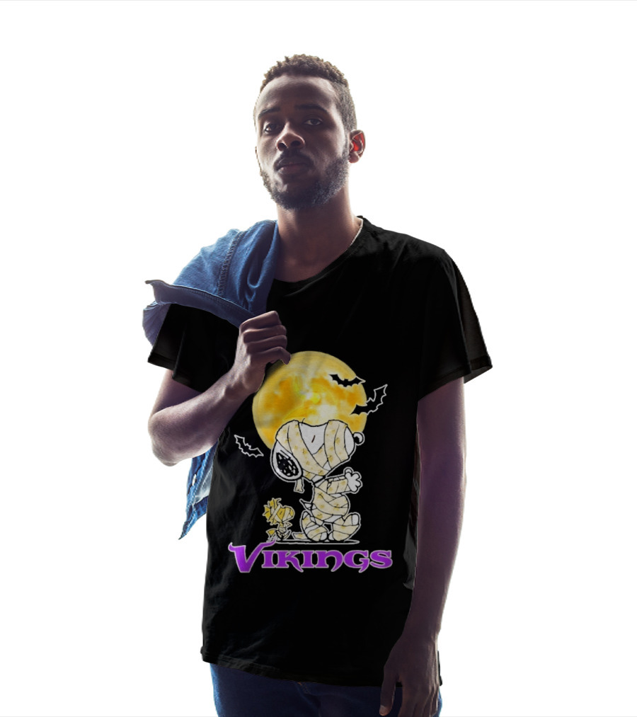 Snoopy Woodstock Vikings Halloween Mummy Moon T-Shirt