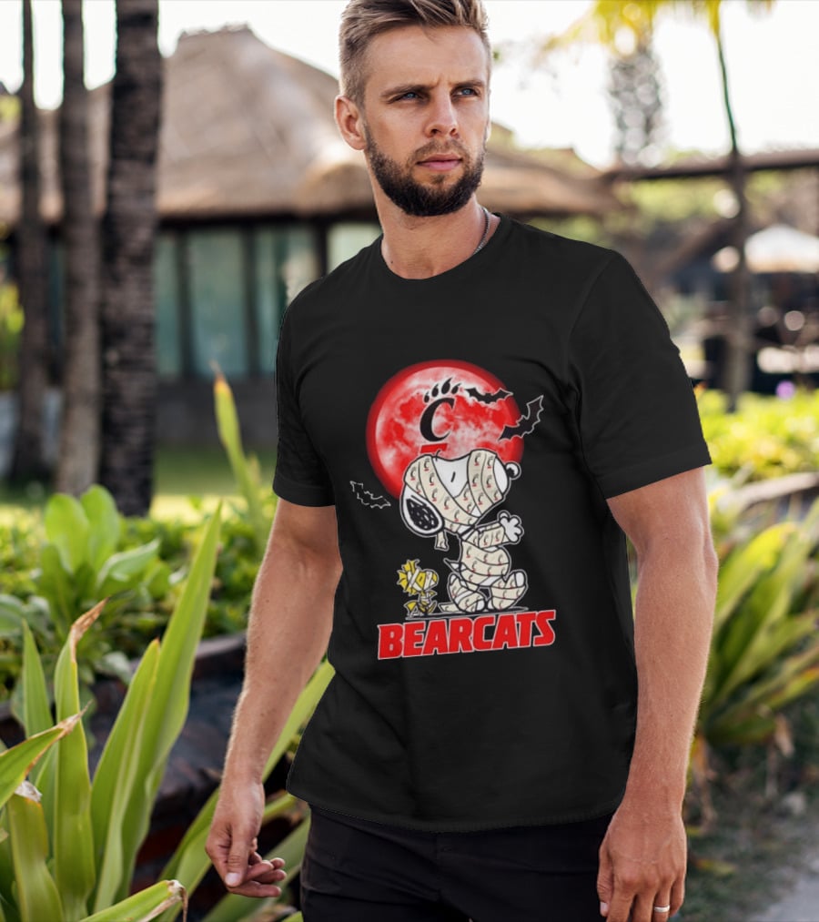 Cincinnati Bearcats Snoopy Woodstock Mummy Halloween Moon T-Shirt