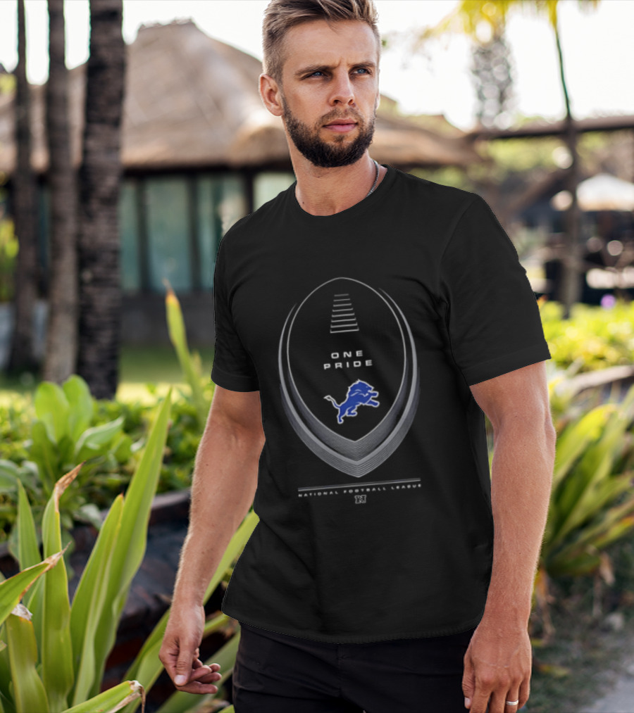 One Pride National Football League Lion T-Shirt