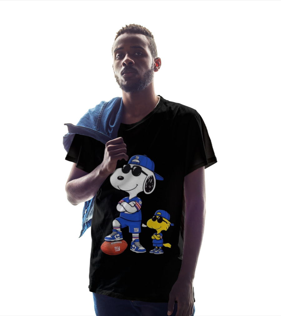 Snoopy And Woodstock In New York Giants Team T-Shirt