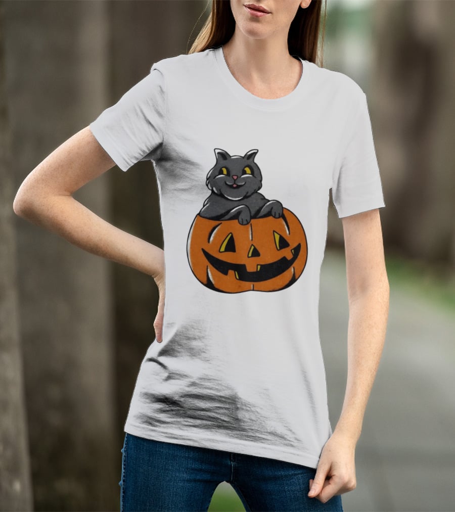 Black Cat In Jack O' Lantern Halloween Pumpkin T-Shirt
