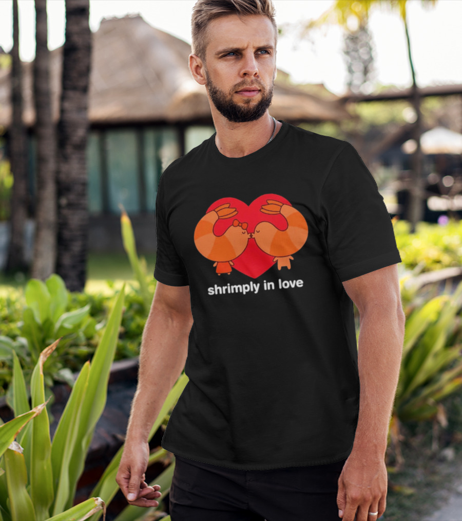 Shrimply In Love Cute Couple Valentine's Pun With Heart And Kissing Shrimps T-Shirt