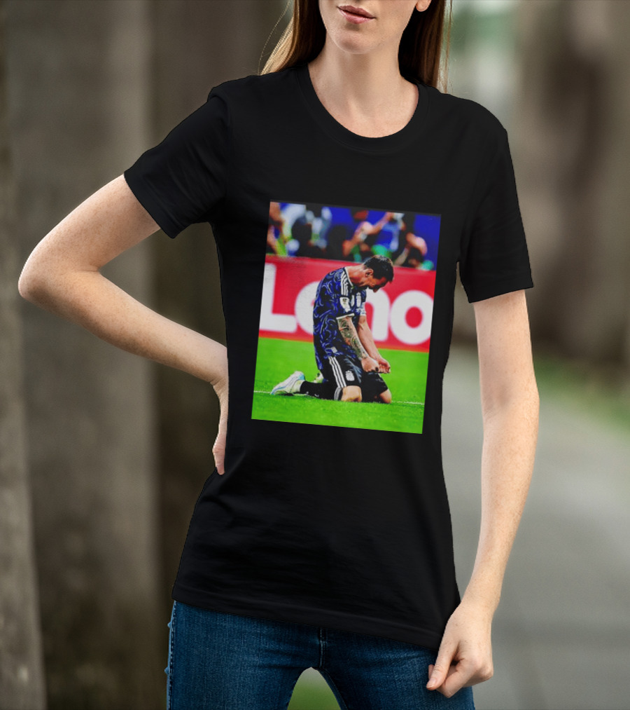 Argentina Football Icon Lionel Messi Kneels In Triumph National Team Victory T-Shirt