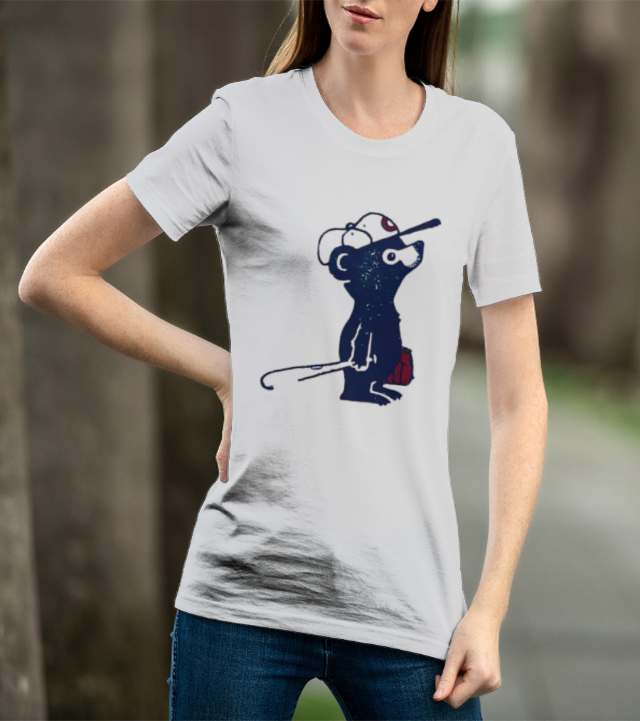 Chicago Cubs Baseball Bear Hitting With Bat And Glove T-Shirt