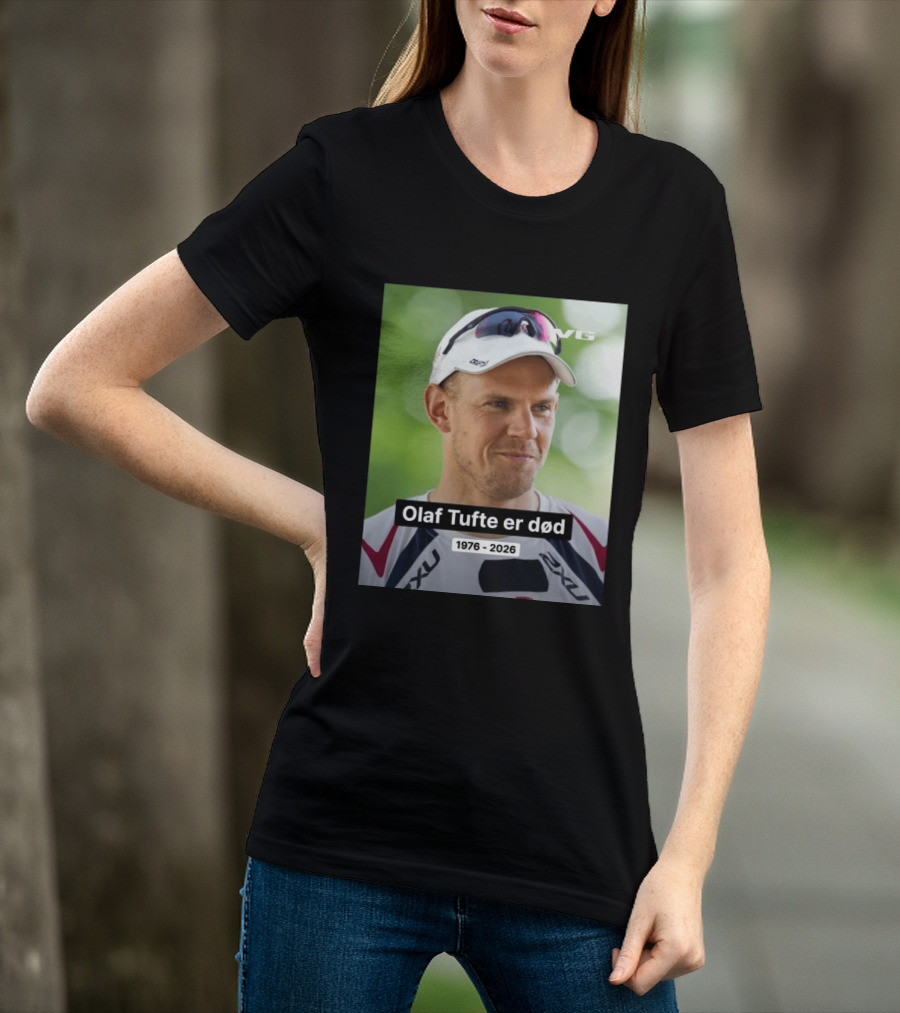 Olaf Tufte Er Død 1976 2026 VG 2XU T-Shirt