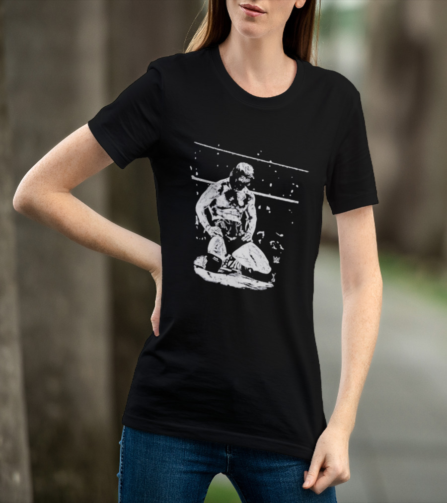 Rey Mysterio WWE Kneeling Pose Iconic Wrestler Image T-Shirt