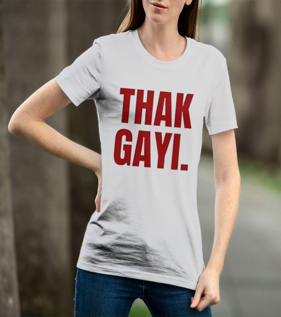 Thak Gayi Hindi Tired Exhausted Text Bold Red T-Shirt