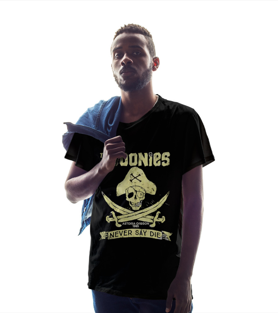 The Goonies Never Say Die Astoria Oregon 1985 Skull Pirate T-Shirt
