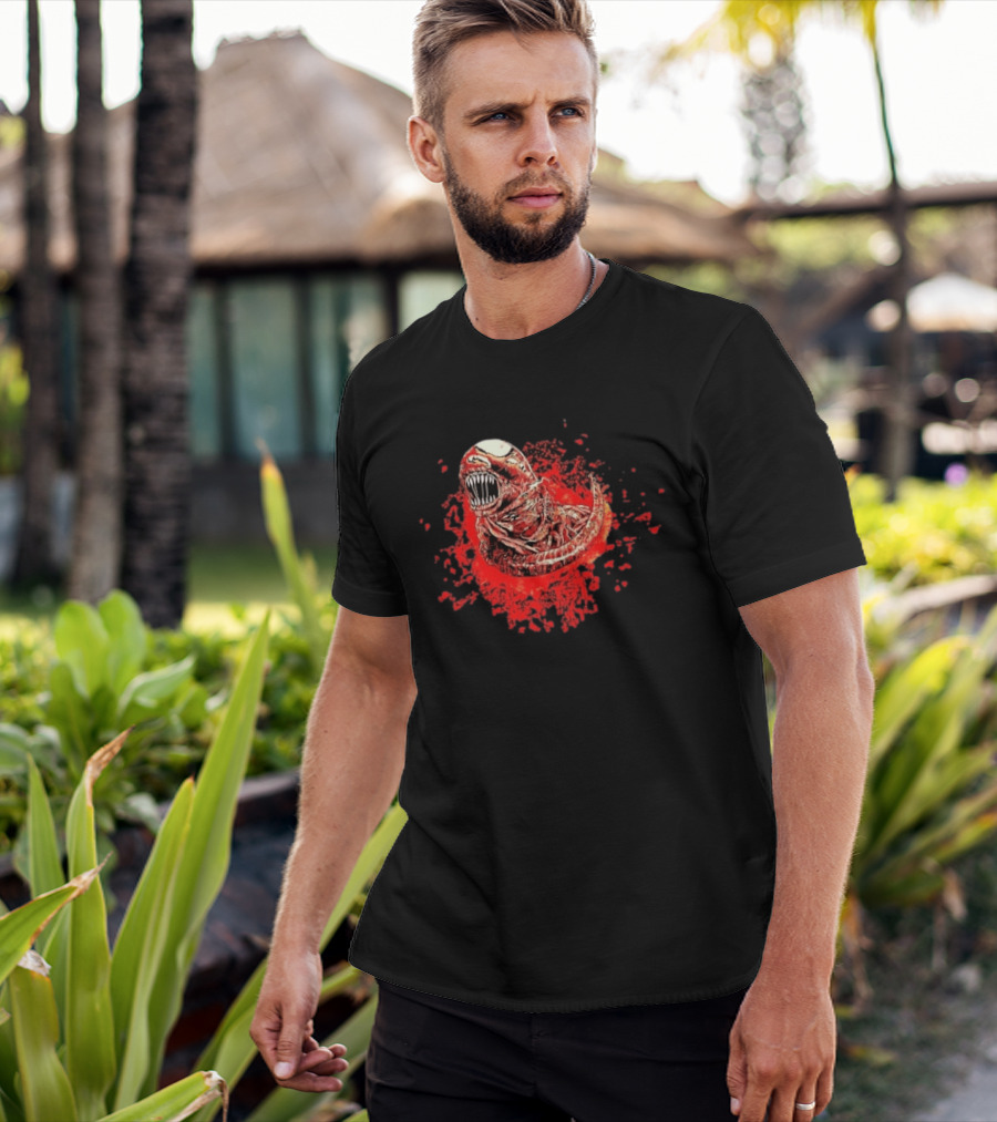 Aliens Chestburster Sci Fi Horror Blood Splatter Creature T-Shirt