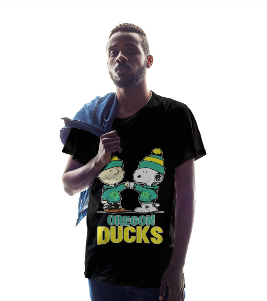 Charlie Brown Snoopy Fist Bump Oregon Ducks Fan Gear T-Shirt