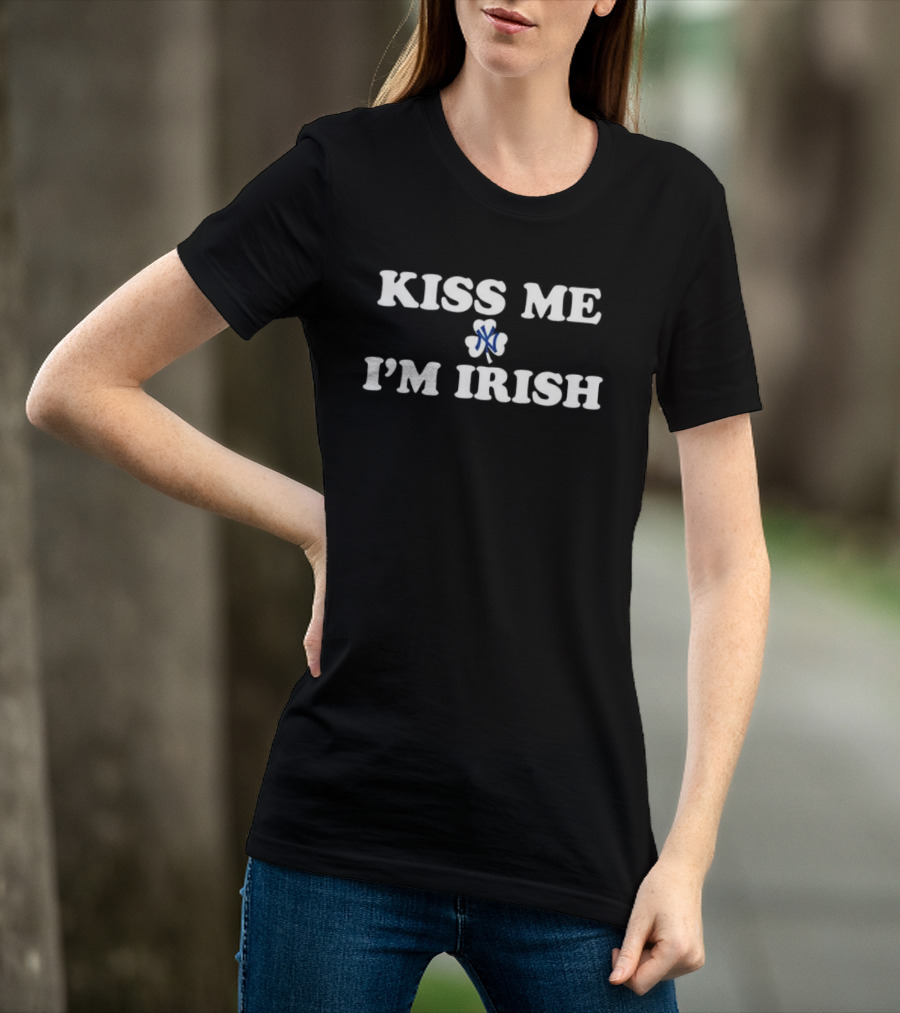 New York Yankees Kiss Me I'm Irish St Patrick's Day Clover T-Shirt