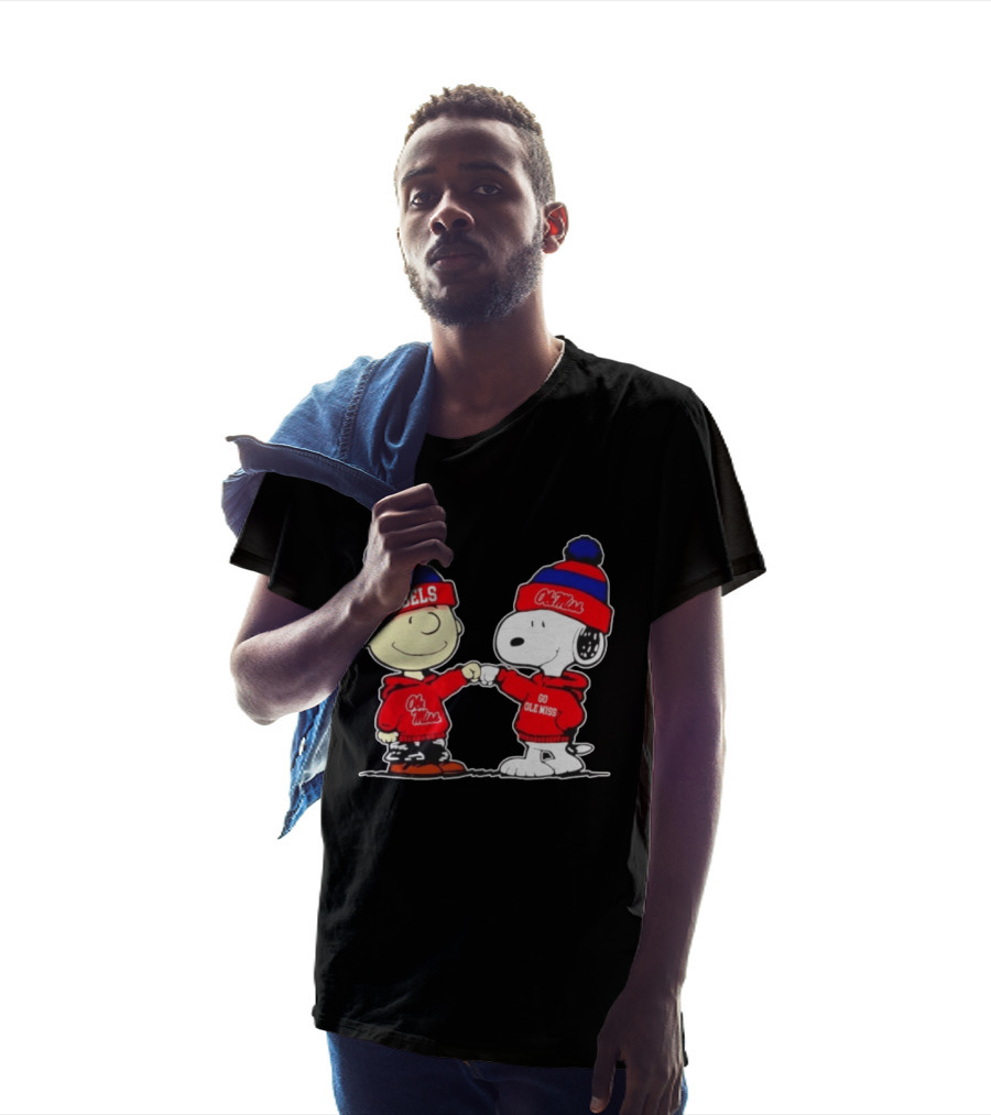 Ole Miss Rebels Snoopy Charlie Brown Fist Bump Go Ole Miss T-Shirt