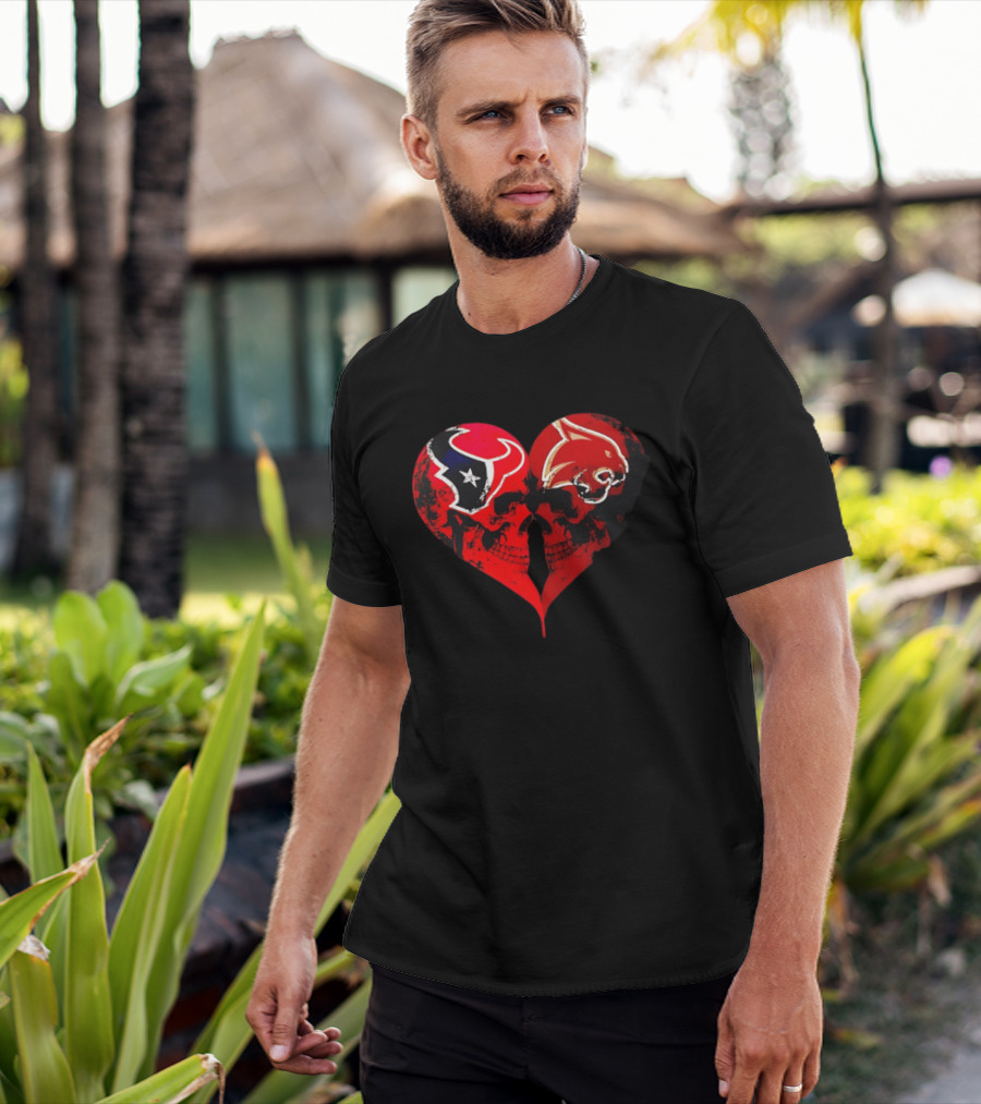Houston Texans And Tampa Bay Buccaneers Skulls Heart Shape Distressed T-Shirt