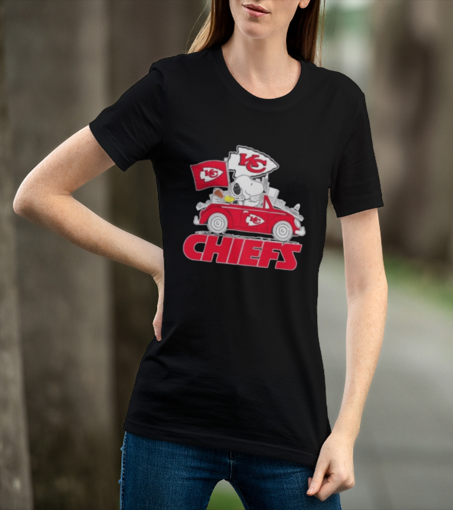 Snoopy Driving Kansas City Chiefs Car With Skyline And Flag T-Shirt