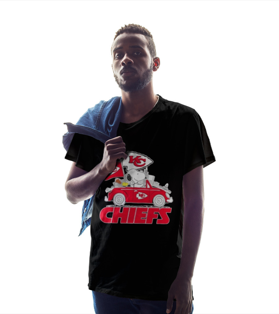 Snoopy Driving Kansas City Chiefs Car With Skyline And Flag T-Shirt