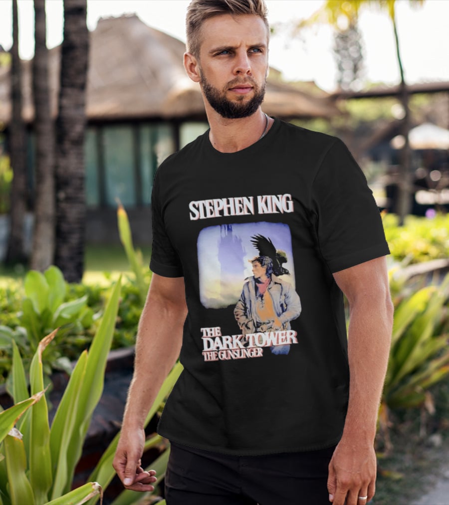 Stephen King The Dark Tower The Gunslinger Artwork With Gunslinger And Raven T-Shirt