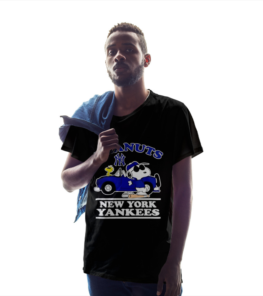 Peanuts Snoopy Woodstock New York Yankees Car Baseball Bat T-Shirt