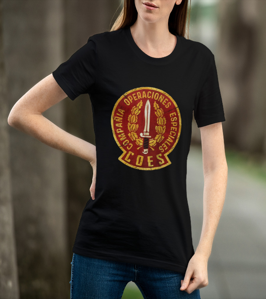 Compañía Operaciones Especiales COES Insignia With Tactical Knife T-Shirt