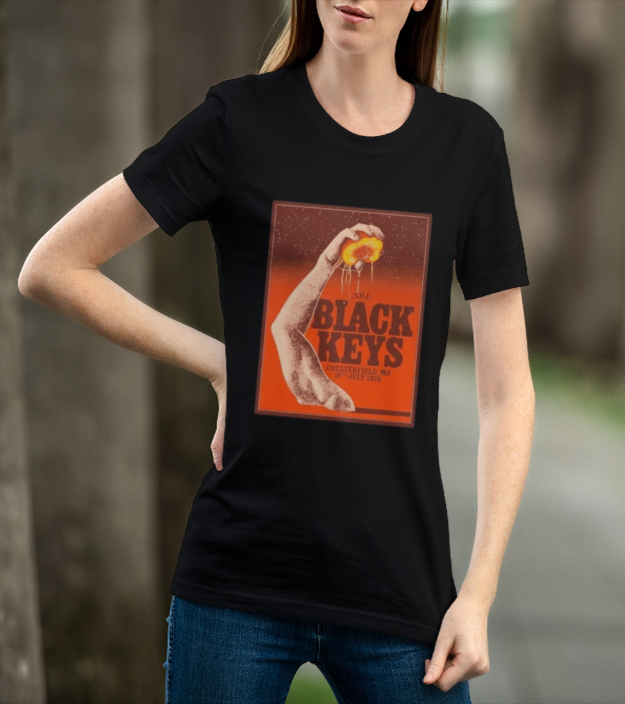 The Black Keys Chesterfield MO July 19 2026 Concert Vintage Hand Holding Peach T-Shirt
