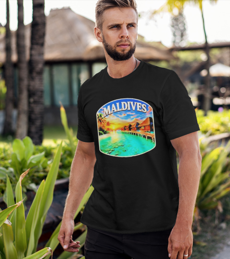 Maldives Tropical Sunset Overwater Bungalows Exquisite Island Escape T-Shirt