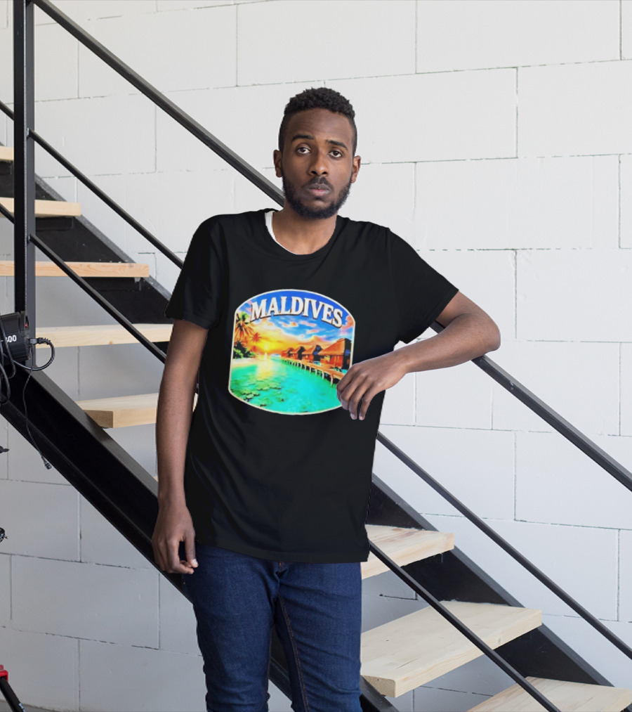 Maldives Tropical Sunset Overwater Bungalows Exquisite Island Escape T-Shirt