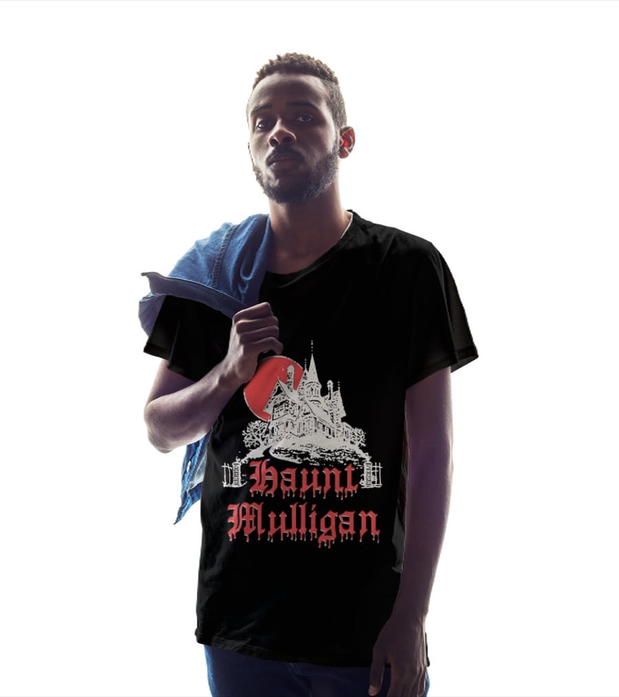 Haunt Mulligan Gothic Haunted House Horror Red Moon T-Shirt