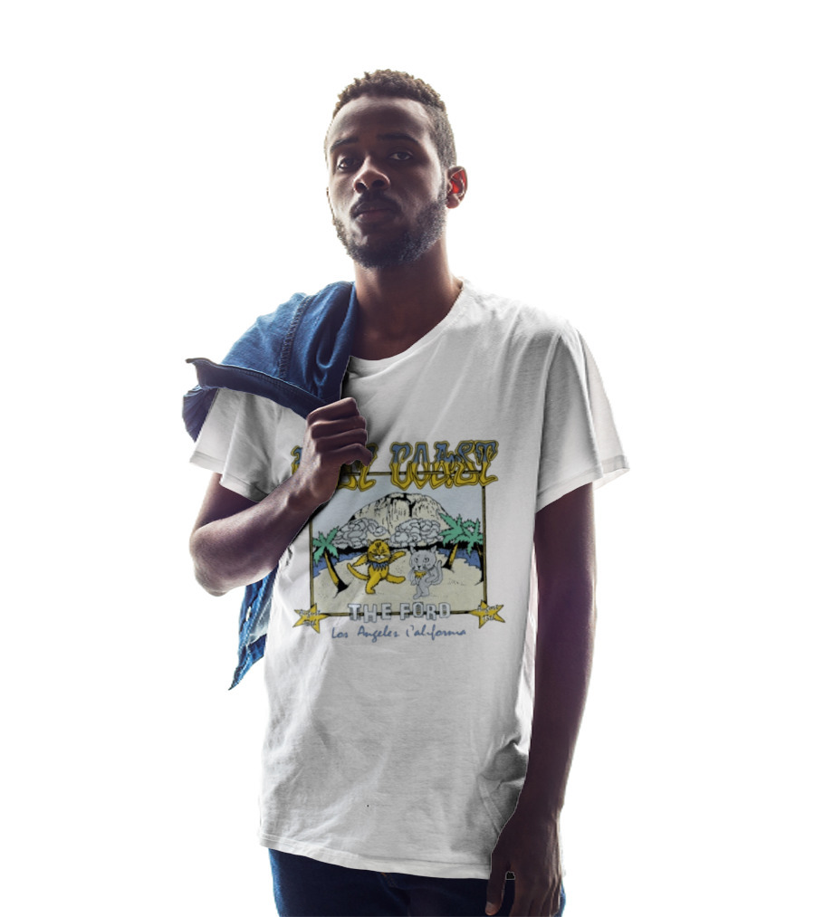 Best Coast The Ford Los Angeles California August 2022 Concert Cats And Mountains T-Shirt