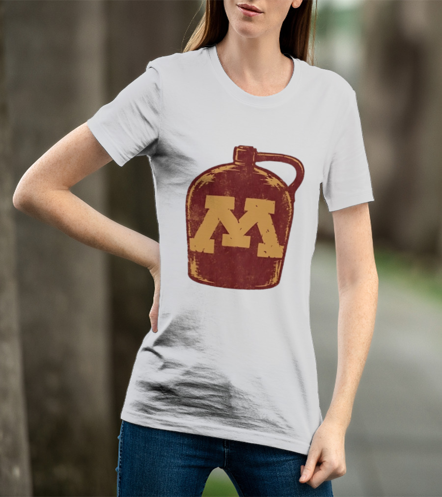 Minnesota Golden Gophers Distressed M Jug T-Shirt