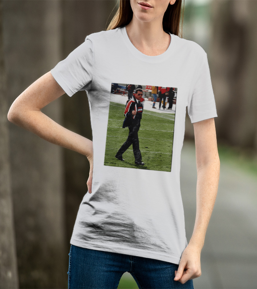 Mike Ditka Chicago Bears Coach Iconic Sideline Moment T-Shirt