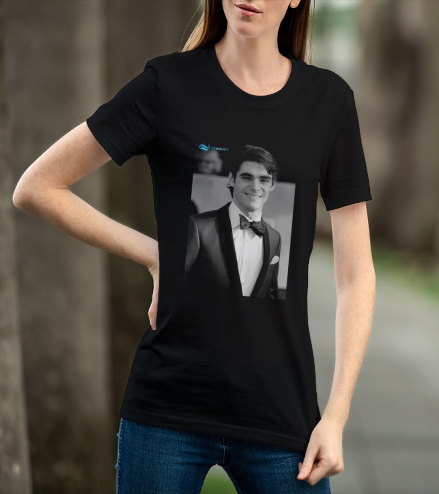 77Waves RJ Mitte Walter White's Son Breaking Bad T-Shirt