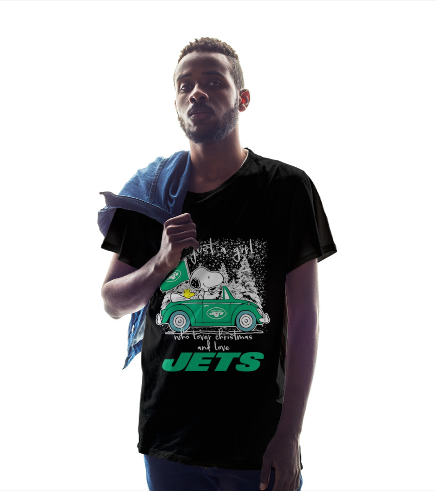 Snoopy Christmas New York Jets Fan In A Green Car With Snowflakes T-Shirt
