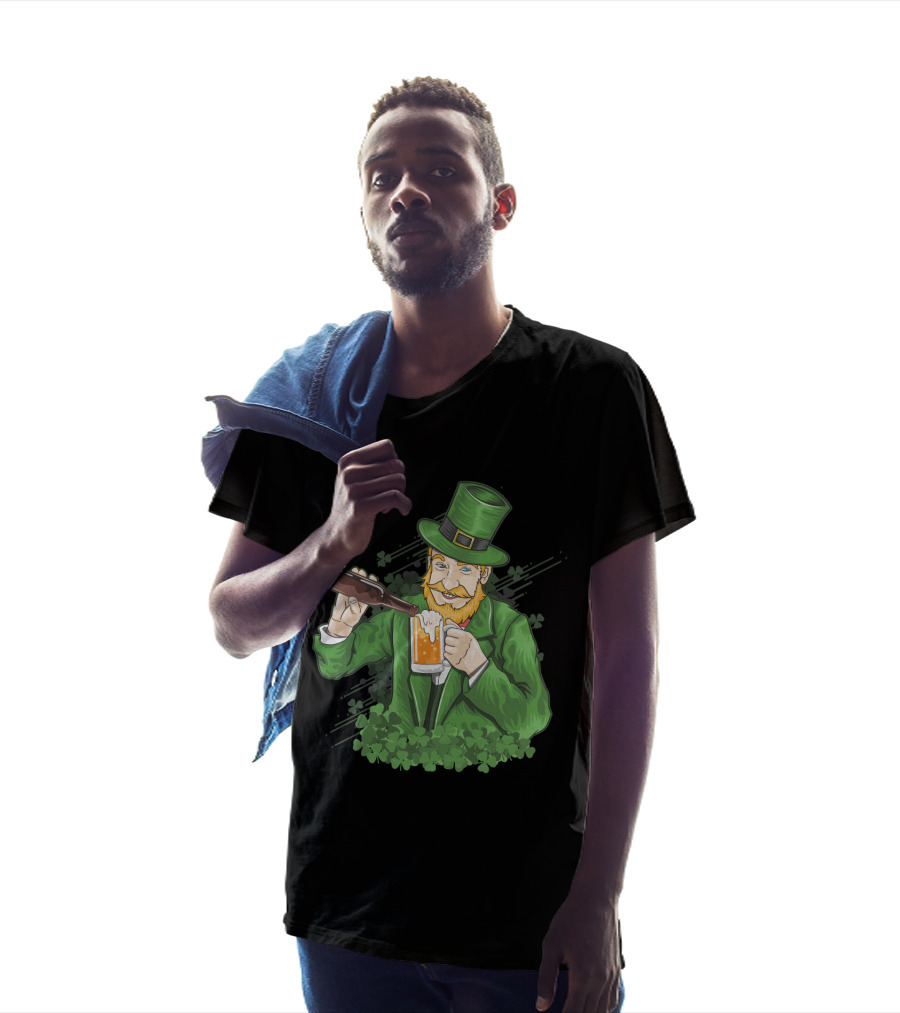 St Patrick's Day Leprechaun Pouring Shamrock Beer T-Shirt