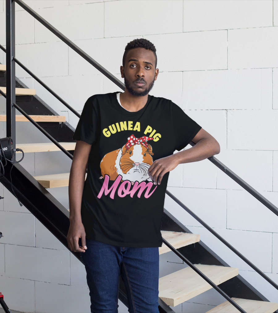 Guinea Pig Mom Wheek Squad Bow Tie Edition T-Shirt