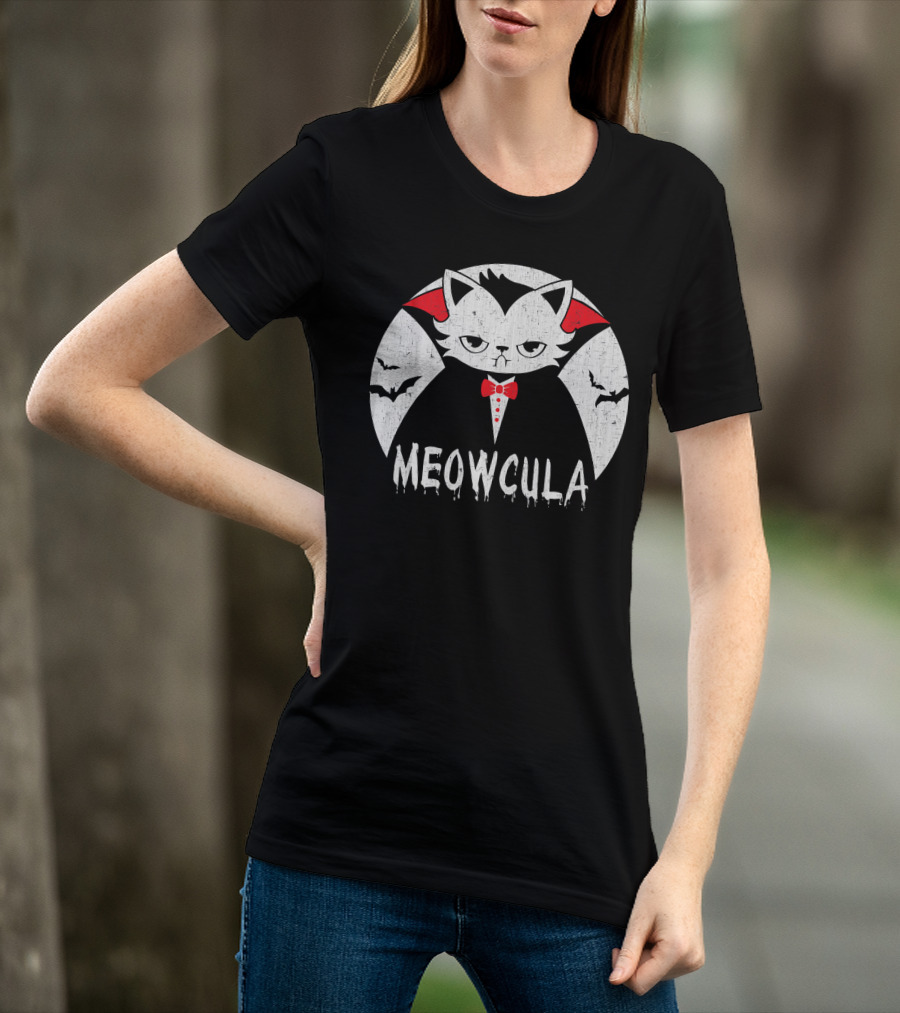 Meowcula Vampire Cat Halloween Dracula Bats Moon T-Shirt